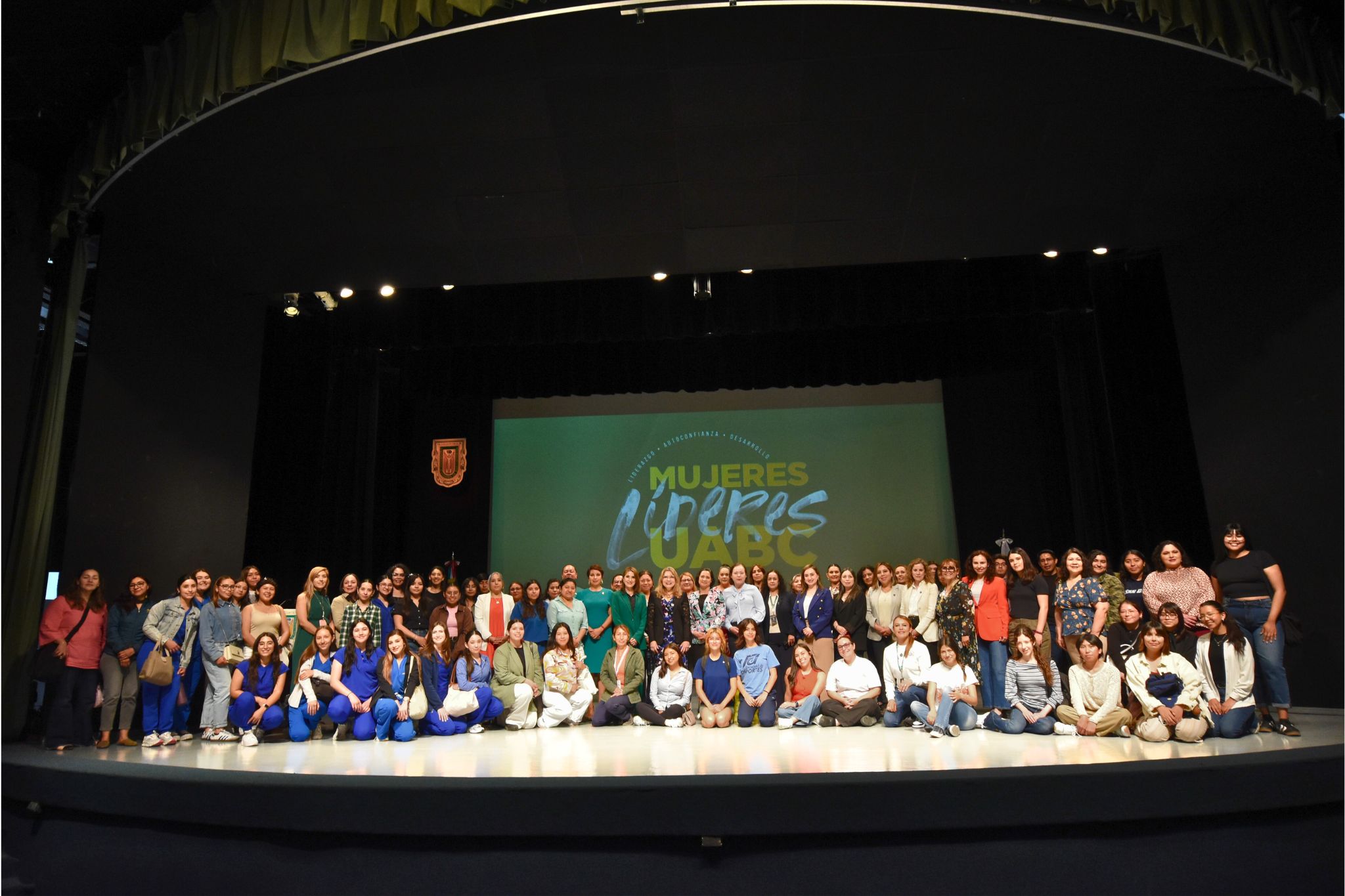 La UABC impulsa el liderazgo femenino con conferencia sobre Inteligencia Artificial y habilidades laborales