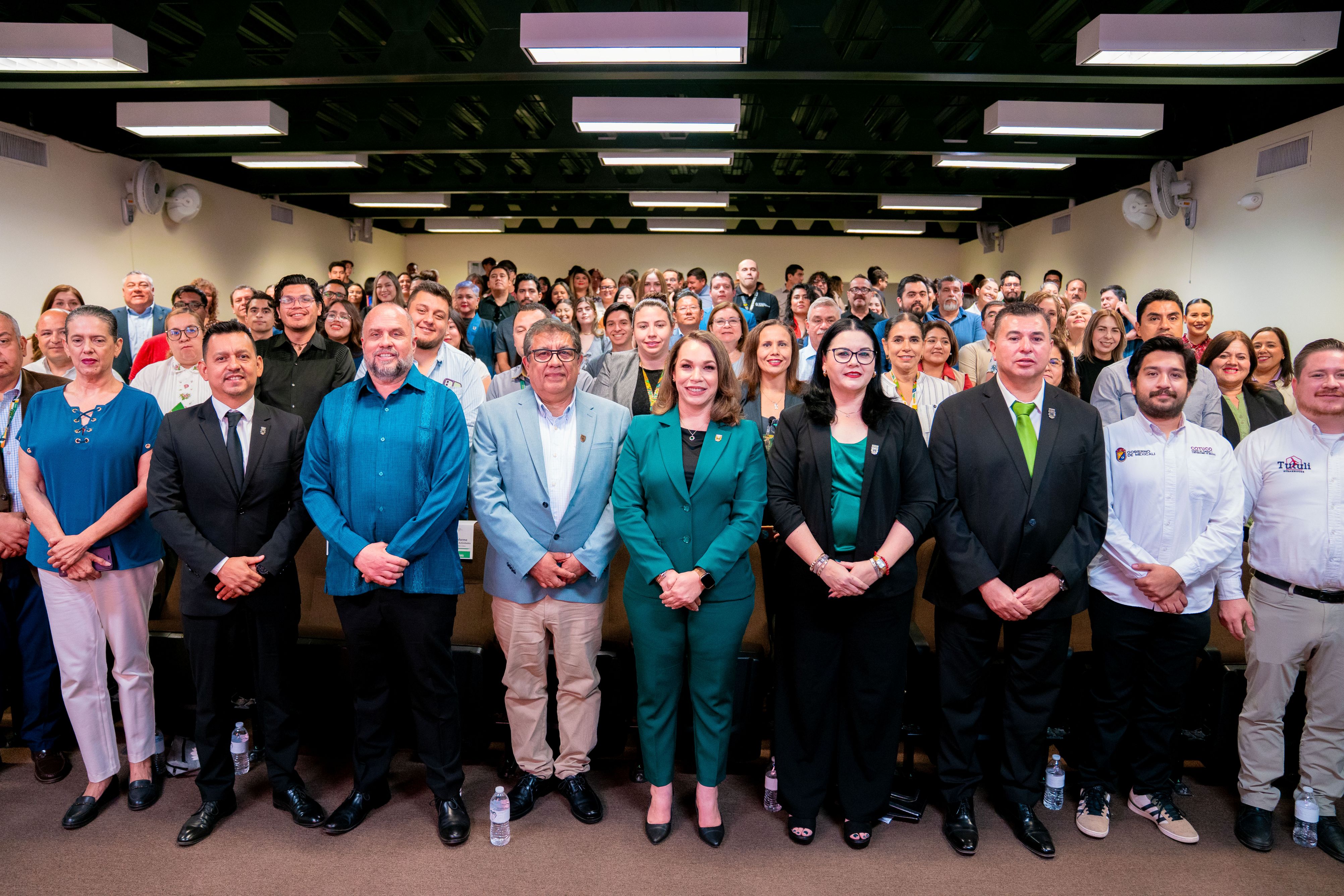 Estudiantes, docentes, directivos y representantes de sector externo estuvieron presentes en la reunión del Consejo Técnico de la FCA