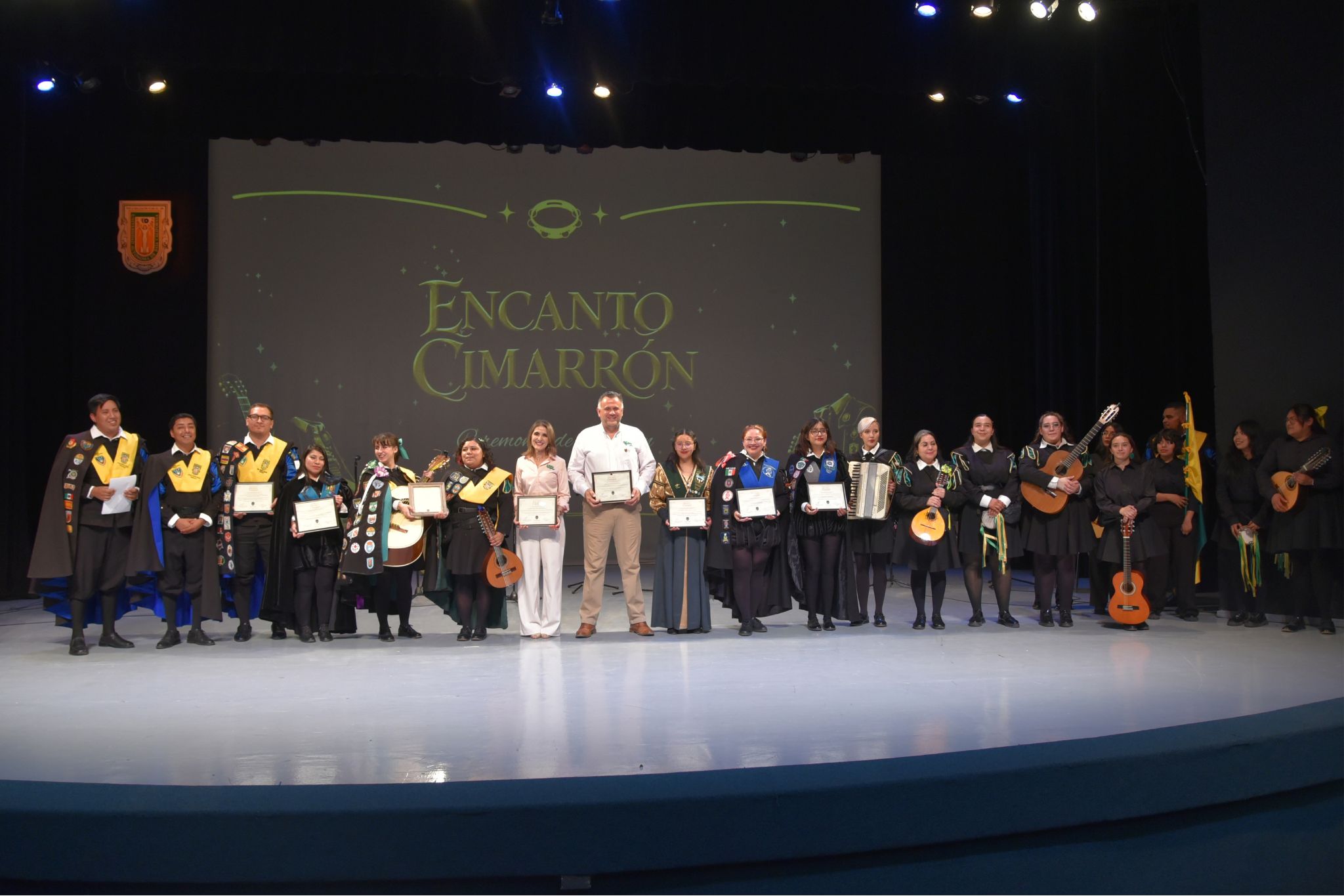 Llevan a cabo la ceremonia de Becación de la Tuna Femenil de la UABC