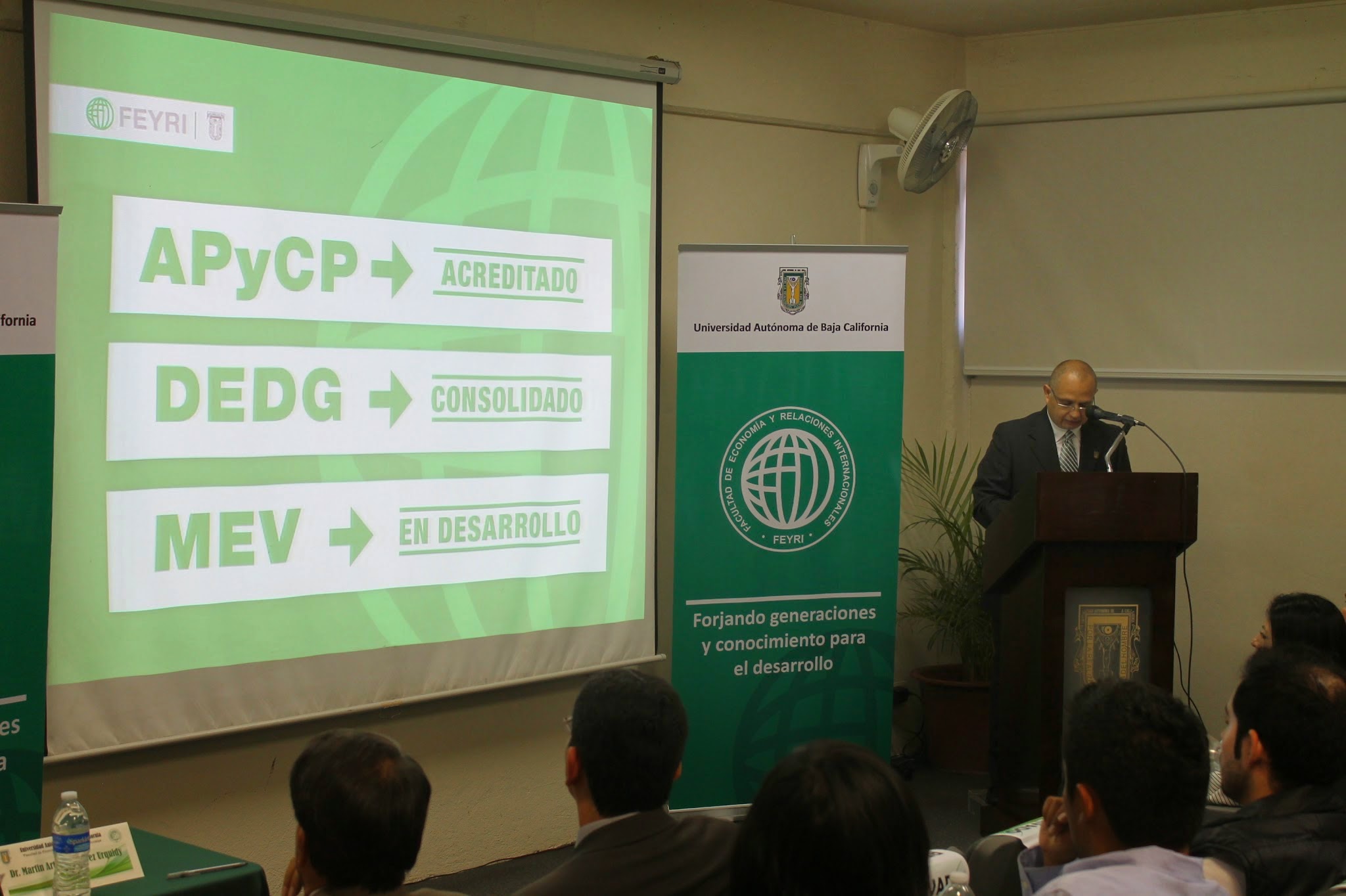 Rinde Informe de Actividades Director de la Facultad de Economía y ...